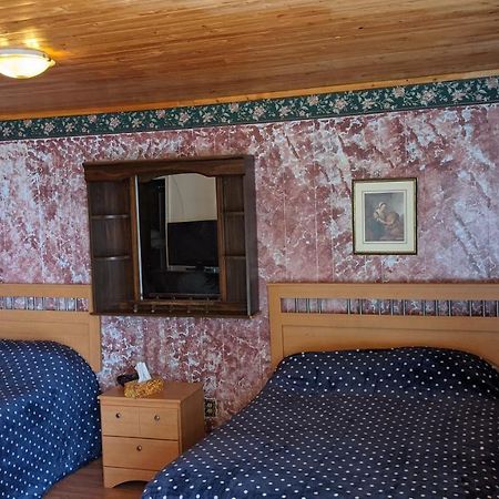 Balgonie Motel Motor Inn Pilot Butte 外观 照片