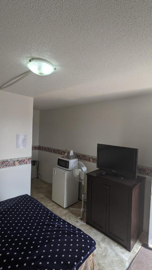 Balgonie Motel Motor Inn Pilot Butte 外观 照片