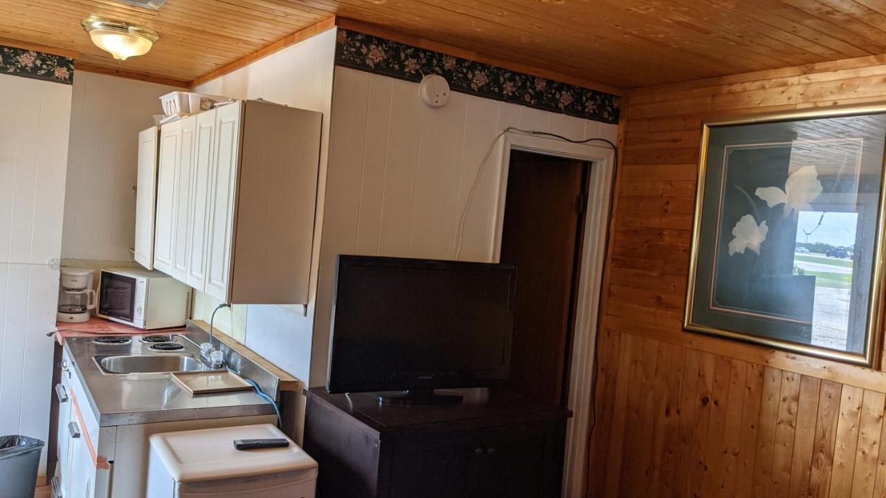 Balgonie Motel Motor Inn Pilot Butte 外观 照片